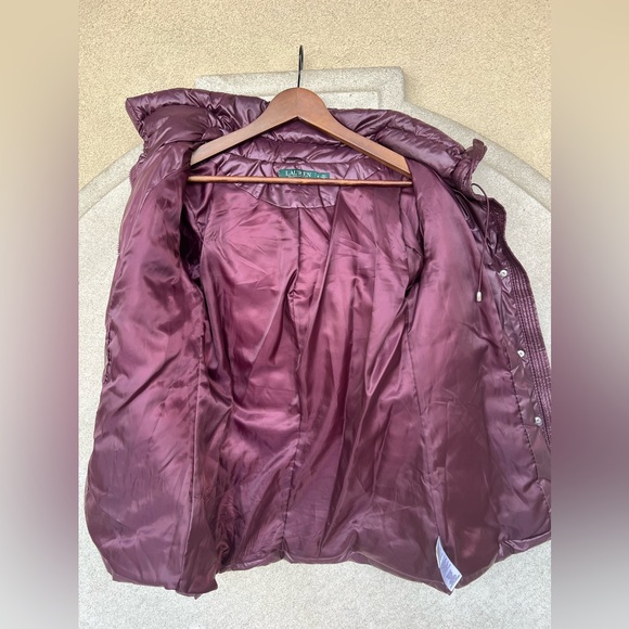 Lauren Ralph Lauren Plum Quilted Puffer Jacket Faux Fur Hood M - Picture 8 of 9